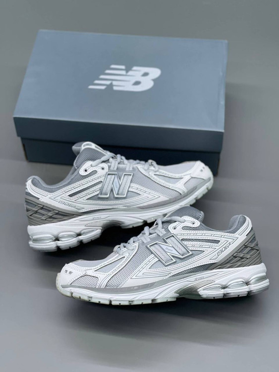 کتونی نیوبالانس 1906R رنگ سفید طوسی