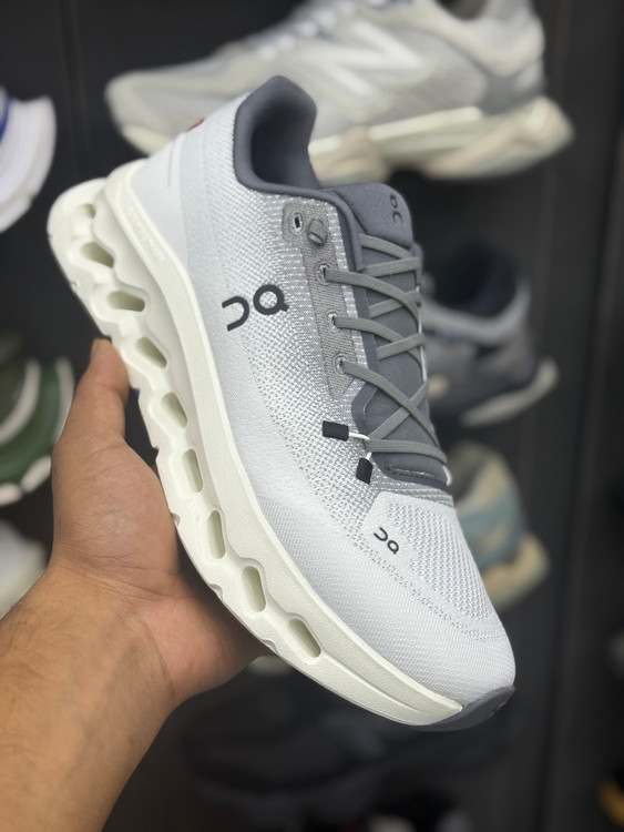 کتونی ورزشی برند آن رانینگ (On Running) مدل Cloudtilt رنگ طوسی