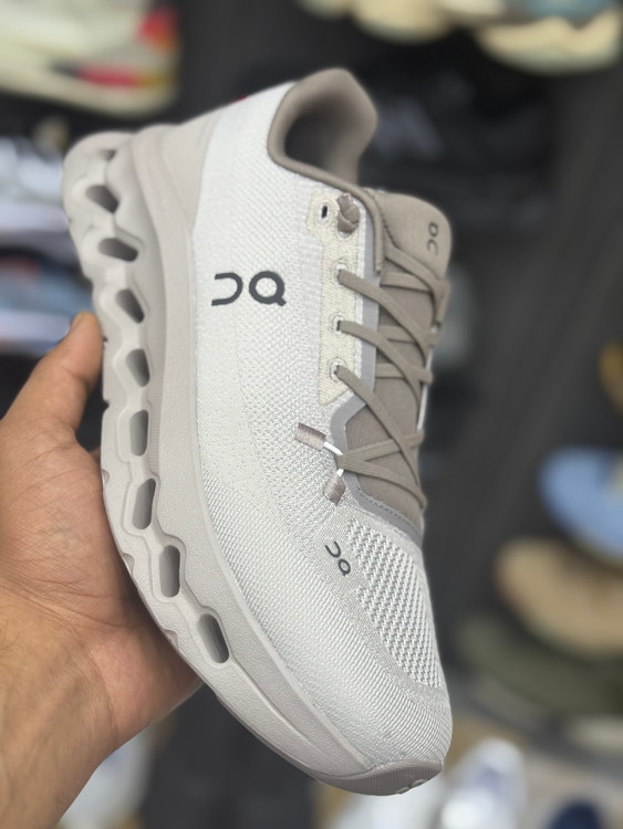 کتونی ورزشی برند آن رانینگ (On Running) مدل Cloudtilt رنگ نسکافه ای